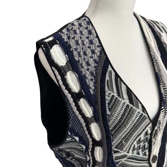 VTG 90s TUNDRA CANADA Sweater Vest 3D Textured Mens Size M - Picture 6 of 9